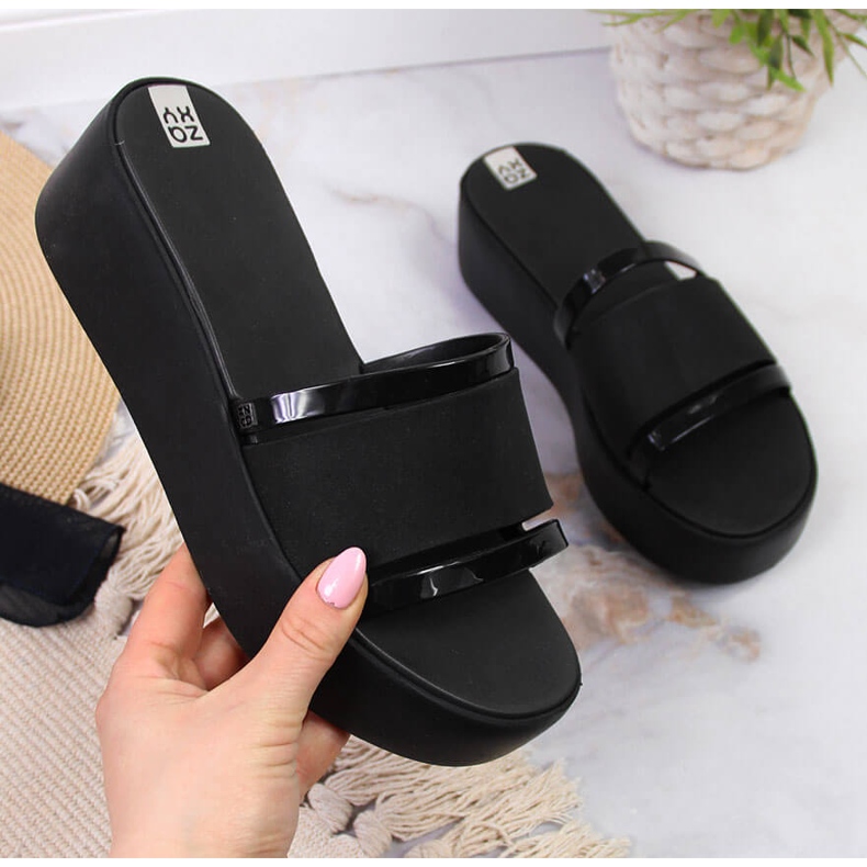 Pantoufles en caoutchouc pour femmes noires sur la plate-forme Zaxy HH285197 le noir 1