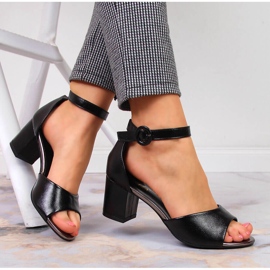 Sandales noires pour femmes Vinceza sur le poteau 1