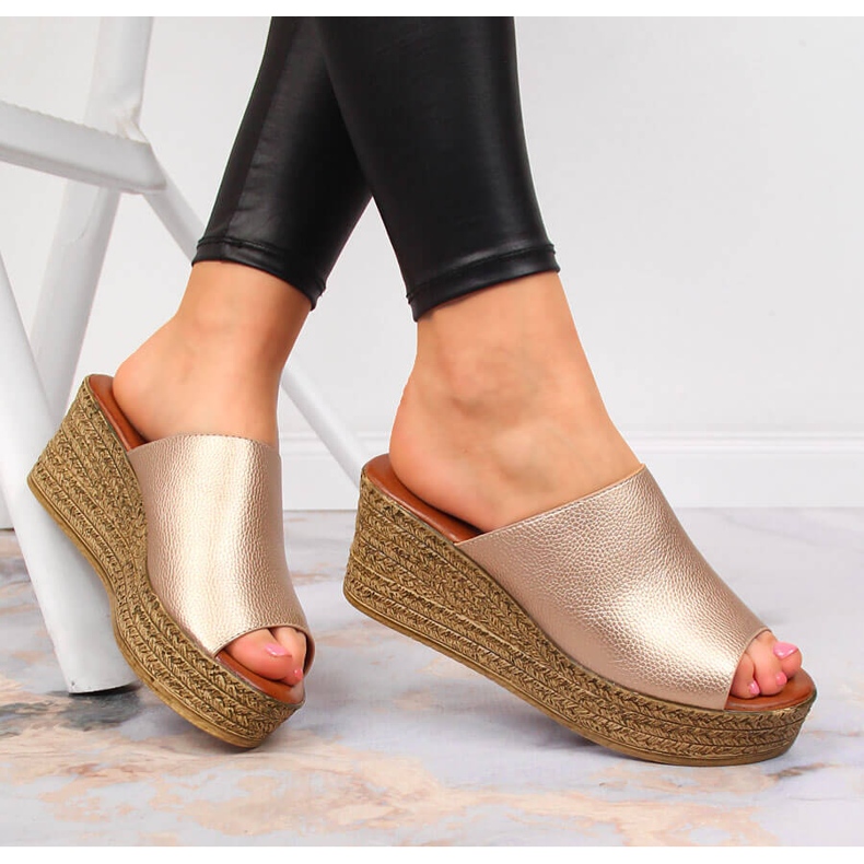 Chaussons compensés dorés femme Vinceza d'or 1