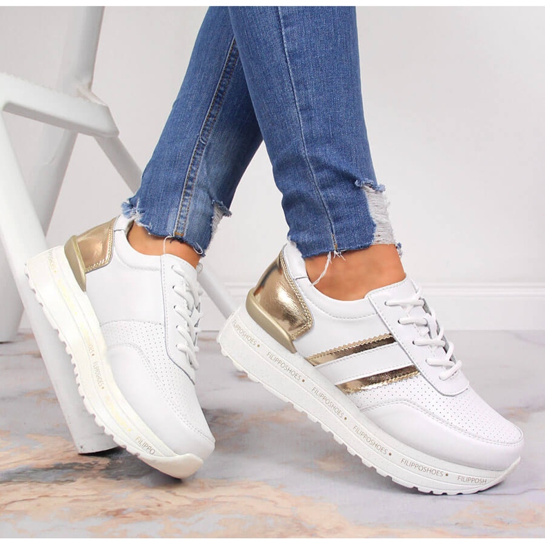 Chaussures pour femmes en cuir sur la plate-forme Filippo blanche 1