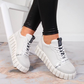 Chaussures en cuir pour femmes sur la plate-forme Artiker blanche 1