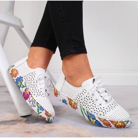 Chaussures femme en cuir ajouré Artiker blanc 1 Chaussures femme en cuir ajouré Artiker blanc 1