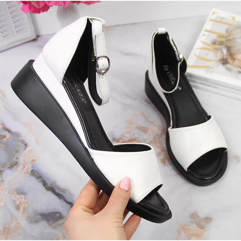 Sandales pour femme Vinceza blanches à talon compensé 1 Sandales pour femme Vinceza blanches à talon compensé 1