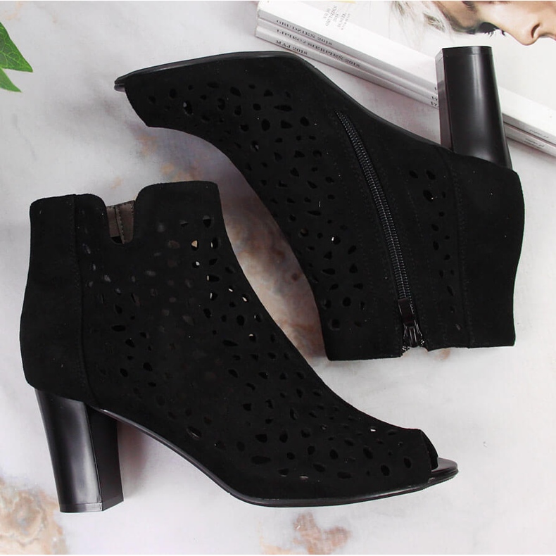 Bottes de printemps pour femmes sur un poteau ajouré Jezzi noir le noir 2