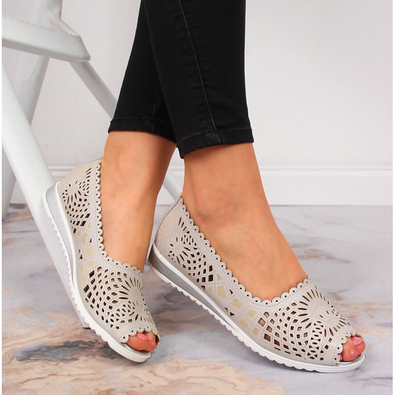 Chaussures femme Jezzi ajourées, bout ouvert, beige 1