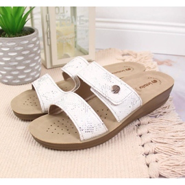 Chaussons femme Inblu Velcro blanc blanche 2