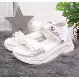 News Sandales blanches pour femmes sur la plateforme de sport 2