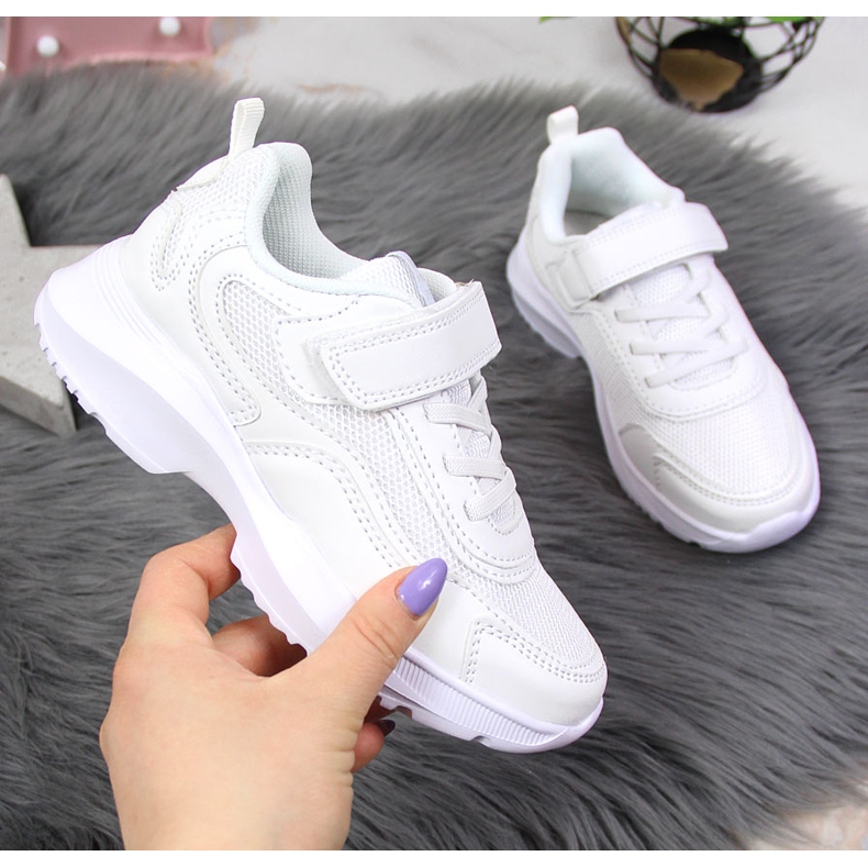 Chaussures de sport pour enfants blanches à velcro American Club 1