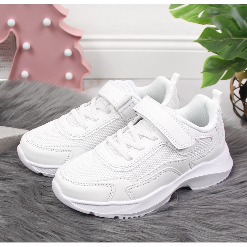 Chaussures de sport pour enfants blanches à velcro American Club 2