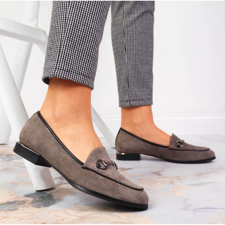 Mocassins chaussures basses pour femmes avec décoration Jezzi grise 2 Mocassins chaussures basses pour femmes avec décoration Jezzi grise 2