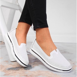 Chaussures femme blanches en cuir ajouré Filippo 1