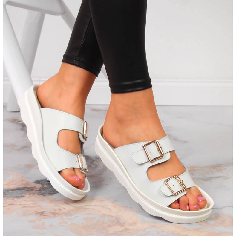 Chaussons en cuir pour femmes avec boucles blanc Filippo blanche 1 Chaussons en cuir pour femmes avec boucles blanc Filippo blanche 1