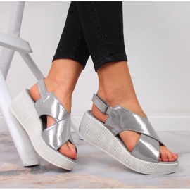 Sandales en cuir pour femme sur talon compensé argenté Dolce Pietro 1 Sandales en cuir pour femme sur talon compensé argenté Dolce Pietro 1