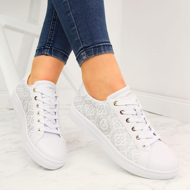 Baskets pour femmes blanches Bugatti JJ253157 1