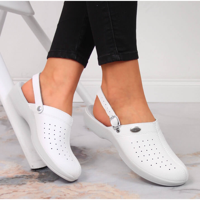 Chaussons pour femmes construits sanitaires Inblu blancs 1