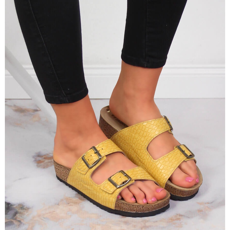 Chaussons femme Inblu jaune à boucles 2