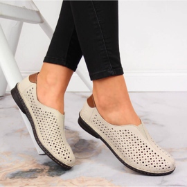 Chaussures femme en cuir ajouré beige Rieker 48457 2