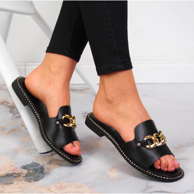 S.Barski Chaussons femme noirs avec chaîne S. Barski le noir 1 S.Barski Chaussons femme noirs avec chaîne S. Barski le noir 1