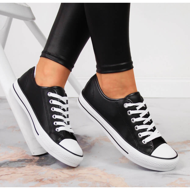 Baskets basses Atletico en cuir écologique noir 1