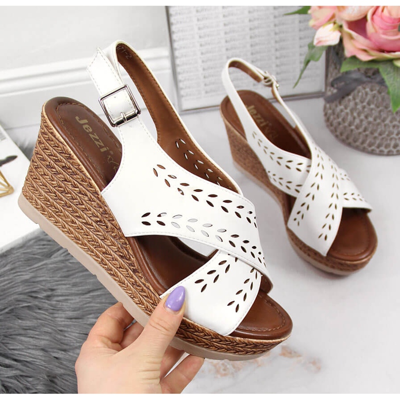 Sandales compensées blanches pour femme Jezzi 1