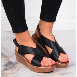 Sandales noires pour femmes sur un coin Filippo le noir 3
