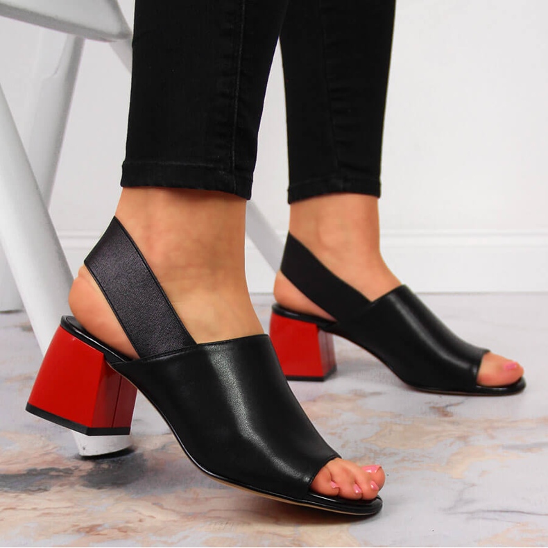 Sandales pour femmes en cuir noir Filippo avec élastique le noir 2