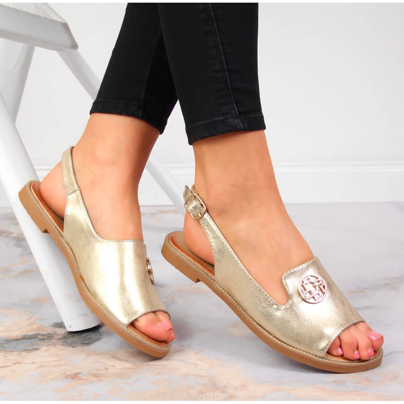 Sandales pour femmes avec décoration dorée Filippo d'or 1