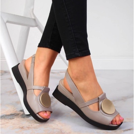 Sandales en cuir pour femmes sur le coin Artiker taupe beige 1