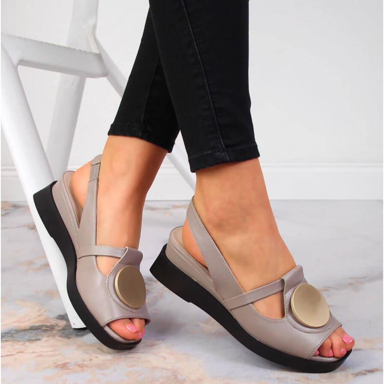 Sandales en cuir pour femmes sur le coin Artiker taupe beige 1