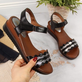 Sandales compensées noires pour femme Jezzi 1