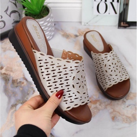 Babouches grises pour femme sur le compensé ajouré Jezzi 2 Babouches grises pour femme sur le compensé ajouré Jezzi 2