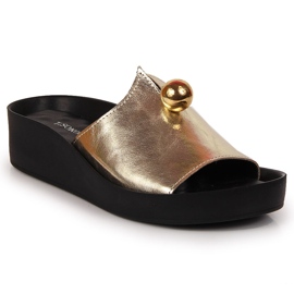 Babouches femme en cuir avec ornement doré T.Sokolski d'or 2