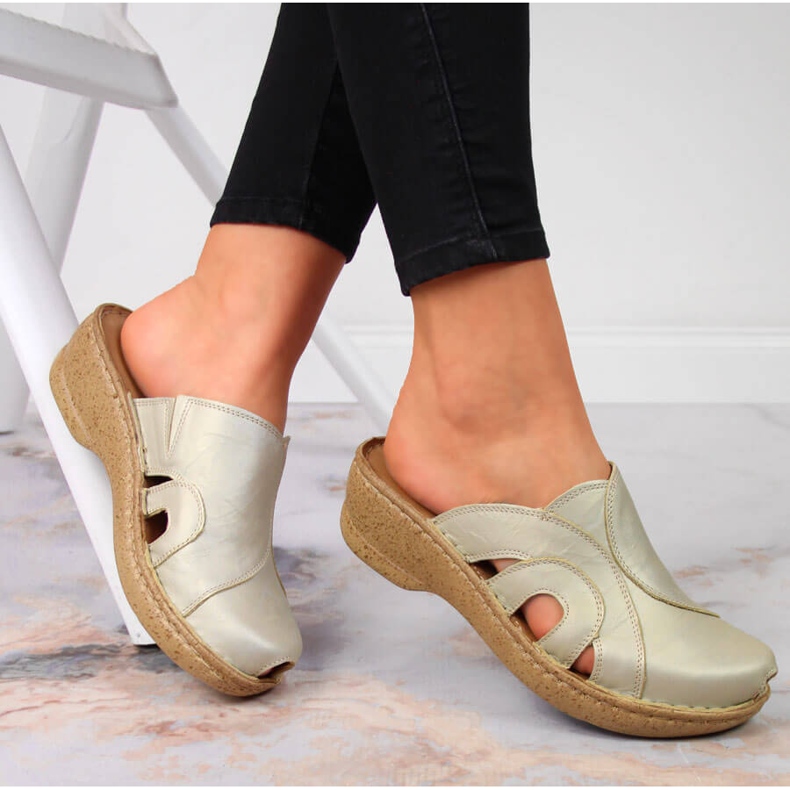 Chaussons compensés en cuir doré Łukbut 650 d'or 1