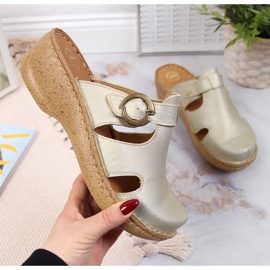 Chaussons compensés dorés en cuir Łukbut 666 d'or 4