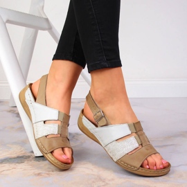 Sandales confortables en cuir blanc et beige Łukbut 1102 blanche 1