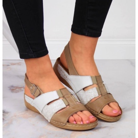 Sandales confortables en cuir blanc et beige Łukbut 1102 blanche 6