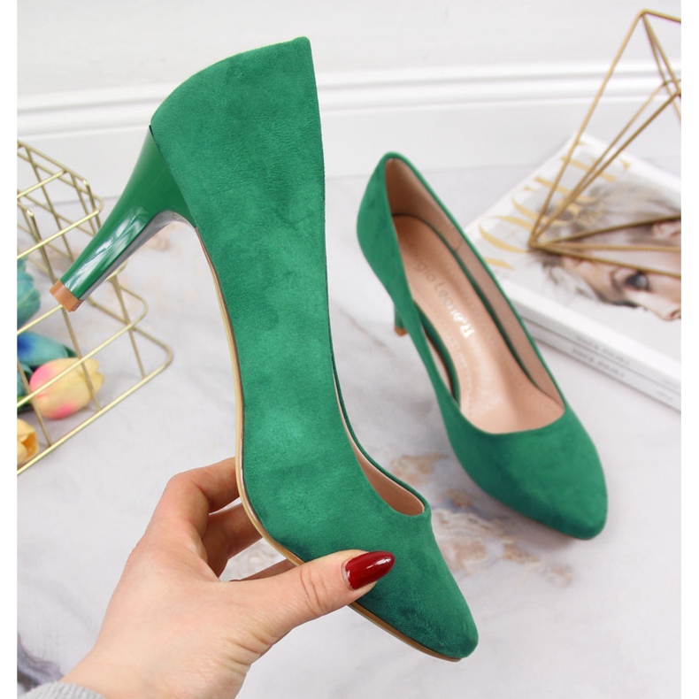 Escarpins sur un stiletto Sergio Leone en daim vert 1