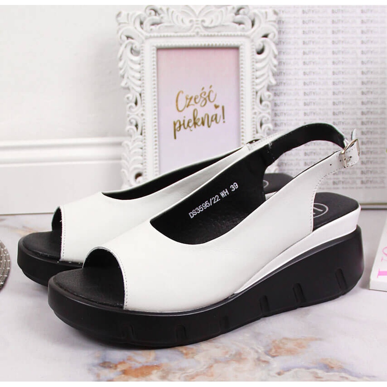 Sandales en cuir pour femmes sur un coin blanc Filippo 2