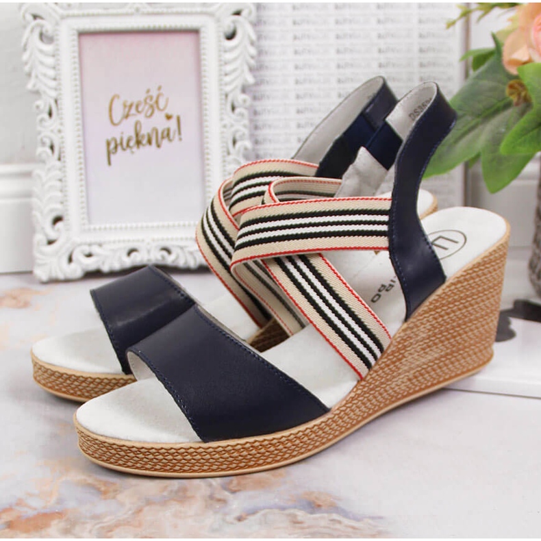 Sandales pour femmes en cuir sur un coin bleu marine Filippo 2