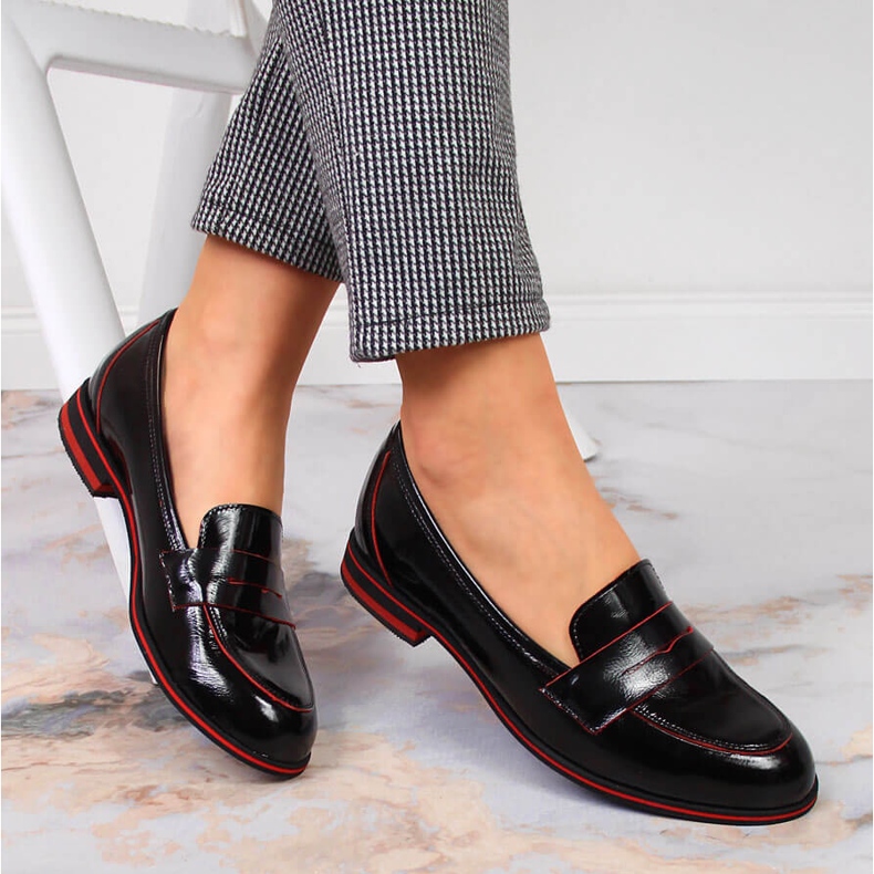 Chaussures femme cuir lordsy laqué noir Juma 2