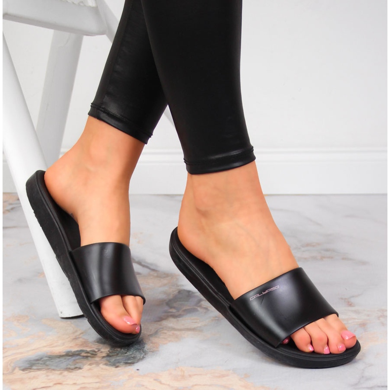 Chaussons de piscine femme Calypso noirs le noir 1