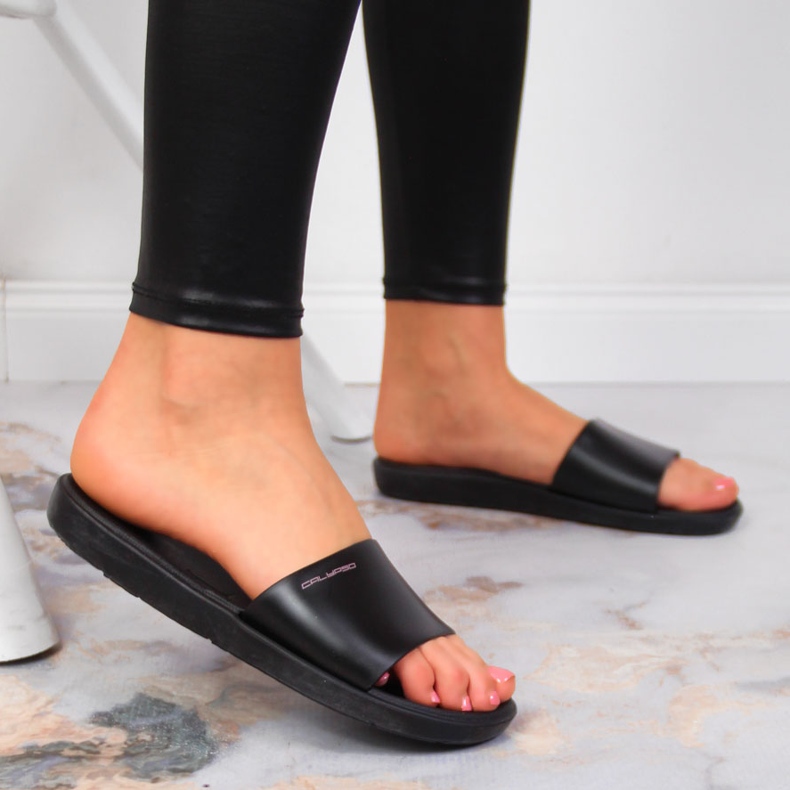 Chaussons de piscine femme Calypso noirs le noir 2