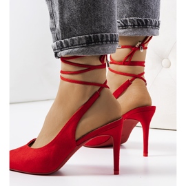 Talons hauts rouges avec le talon de Hakol 1