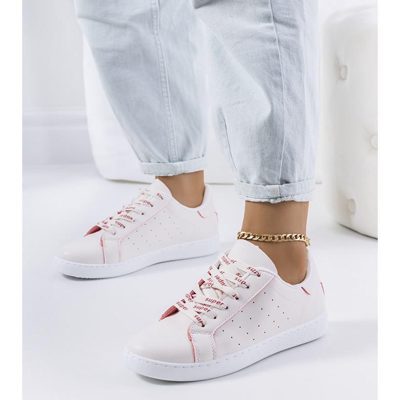 Chaussures de sport rouges et blanches Koho 1 Chaussures de sport rouges et blanches Koho 1