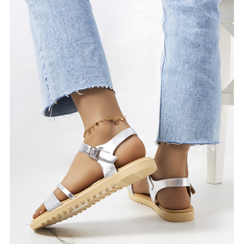 Sandales Indiana brillantes argentées 1