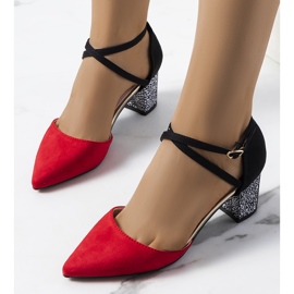 Escarpins rouges et noirs sur le poteau Kittie le noir 2 Escarpins rouges et noirs sur le poteau Kittie le noir 2