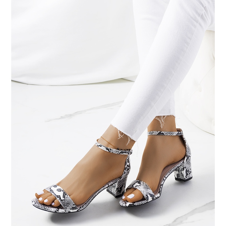 Sandales blanches sur tige avec motif serpent Azevedo 1 Sandales blanches sur tige avec motif serpent Azevedo 1