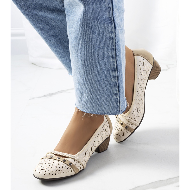 Escarpins ajourés beige Hernandez 1