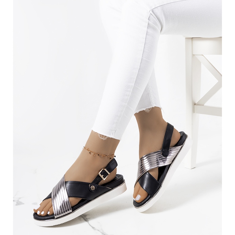 Sandales noires avec empiècement myrte métallisé argent 1