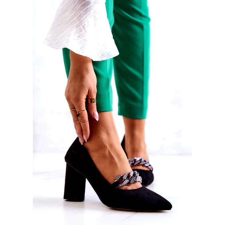 S.Barski Pompes en daim pour femmes avec une chaîne noire le noir 1